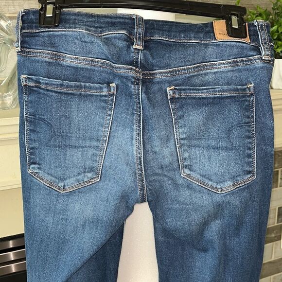 American Eagle Next Level Stretch Destructed Jeans Size 6 - Picture 6 of 10